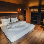 Dilly - Nationalpark מלון 4*